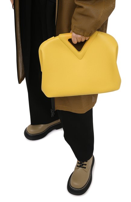 Женская сумка point medium BOTTEGA VENETA желтого цвета, арт. 652446/VCP40 | Фото 2 (Ремень/цепочка: На ремешке; Материал: Натуральная кожа; Сумки-технические: Сумки top-handle, Сумки через плечо; Размер: medium; Региональные ограничения белый список (Axapta Mercury): RU)