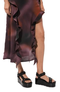 Женские текстильные сандалии VERSACE JEANS COUTURE черного цвета, арт. 74VA3S05/ZS593 | Фото 3 (Материал внешний: Текстиль; Материал внутренний: Резина, Текстиль; Материал сплава: Проставлено; Нос: Не проставлено)