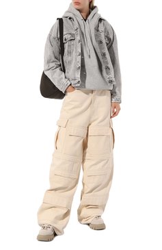 Женская джинсовая куртка BRUNELLO CUCINELLI светло-серого цвета, арт. MA0952984 | Фото 2 (Кросс-КТ: Куртка, Деним; Рукава: Длинные; Стили: Гранж; Материал сплава: Проставлено; Материал внешний: Хлопок, Деним; Драгоценные камни: Проставлено; Длина (верхняя одежда): Короткие)