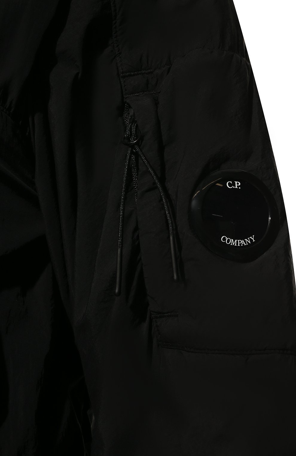 Мужская утепленная куртка C.P. COMPANY черного цвета, арт. 12CM0W099A-006124G | Фото 5 (Кросс-КТ: Куртка; Рукава: Длинные; Материал внешний: Синтетический материал; Мужское Кросс-КТ: утепленные куртки; Стили: Спорт-шик; Материал подклада: Синтетический материал; Длина (верхняя одежда): Короткие)