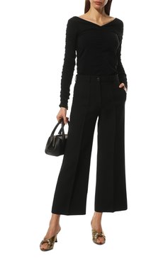 Женские брюки из шерсти и шелка VALENTINO черного цвета, арт. WB3RB4F01CF | Фото 2 (Силуэт Ж (брюки и джинсы): Широкие; Материал внешний: Шерсть, Шелк; Длина (брюки, джинсы): Стандартные; Женское Кросс-КТ: Брюки-одежда; Материал сплава: Проставлено; Драгоценные камни: Проставлено; Стили: Кэжуэл)