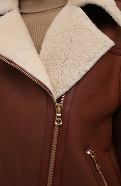 Женская дубленка BALMAIN коричневого цвета, арт. WF1TH015/L160 | Фото 5 (Женское Кросс-КТ: Мех; Рукава: Длинные; Стили: Гламурны й; Материал внешний: Натуральный мех; Длина (верхняя одежда): Короткие)