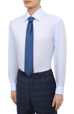 Мужская хлопковая сорочка BRIONI голубого цвета, арт. RCA30L/P008Q | Фото 4 (Воротник: Кент; Рукава: Длинные; Рубашки М: Regular Fit; Длина (для топов): Стандартные; Региональные ограничения белый список (Axapta Mercury): RU; Материал внешний: Хлопок; Стили: Классический; Случай: Формальный; Принт: Однотонные; Манжеты: Под запонки)