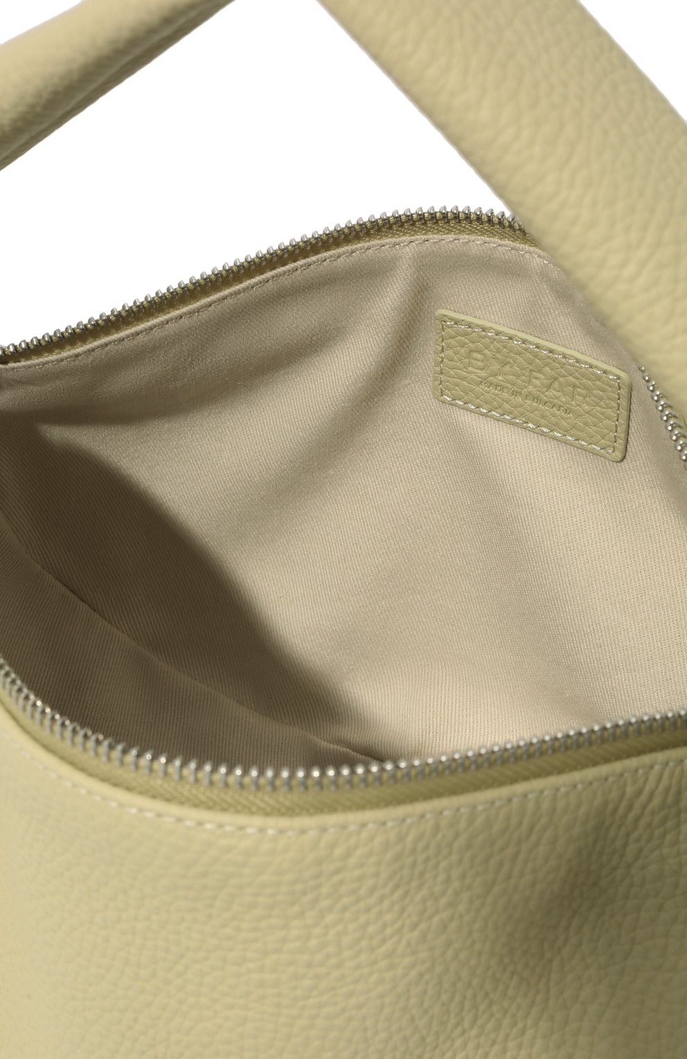 Женская сумка cush  BY FAR светло-зеленого цвета, арт. 22SSCSHS0LVFLTMED | Фото 5 (Сумки-технические: Сумки top-handle; Размер: medium; Материал: Натуральная кожа; Материал сплава: Проставлено; Драгоценные камни: Проставлено)