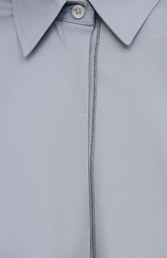 Женская хлопковая рубашка BRUNELLO CUCINELLI голубого цвета, арт. M0091MA226 | Фото 5 (Рукава: Длинные; Принт: Без принта; Женское Кросс-КТ: Рубашка-одежда; Длина (для топов): Удлиненные; Региональные ограничения белый список (Axapta Mercury): RU; Материал внешний: Хлопок; Стили: Классический)