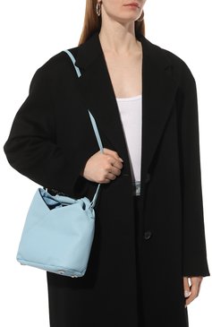 Женская сумка japanese MM6 голубого цвета, арт. S54WD0106/P4344 | Фото 2 (Сумки-технические: Сумки top-handle; Ремень/цепочка: На ремешке; Размер: small)