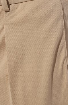 Мужские хлопковые брюки CIRCOLO 1901 светло-бежевого цвета, арт. CN3820 | Фото 5 (Силуэт М (брюки): Чиносы; Длина (брюки, джинсы): Стандартные; Случай: Повседневный; Материал сплава: Проставлено; Материал внешний: Хлопок; Драгоценные камни: Проставлено; Стили: Кэжуэл)
