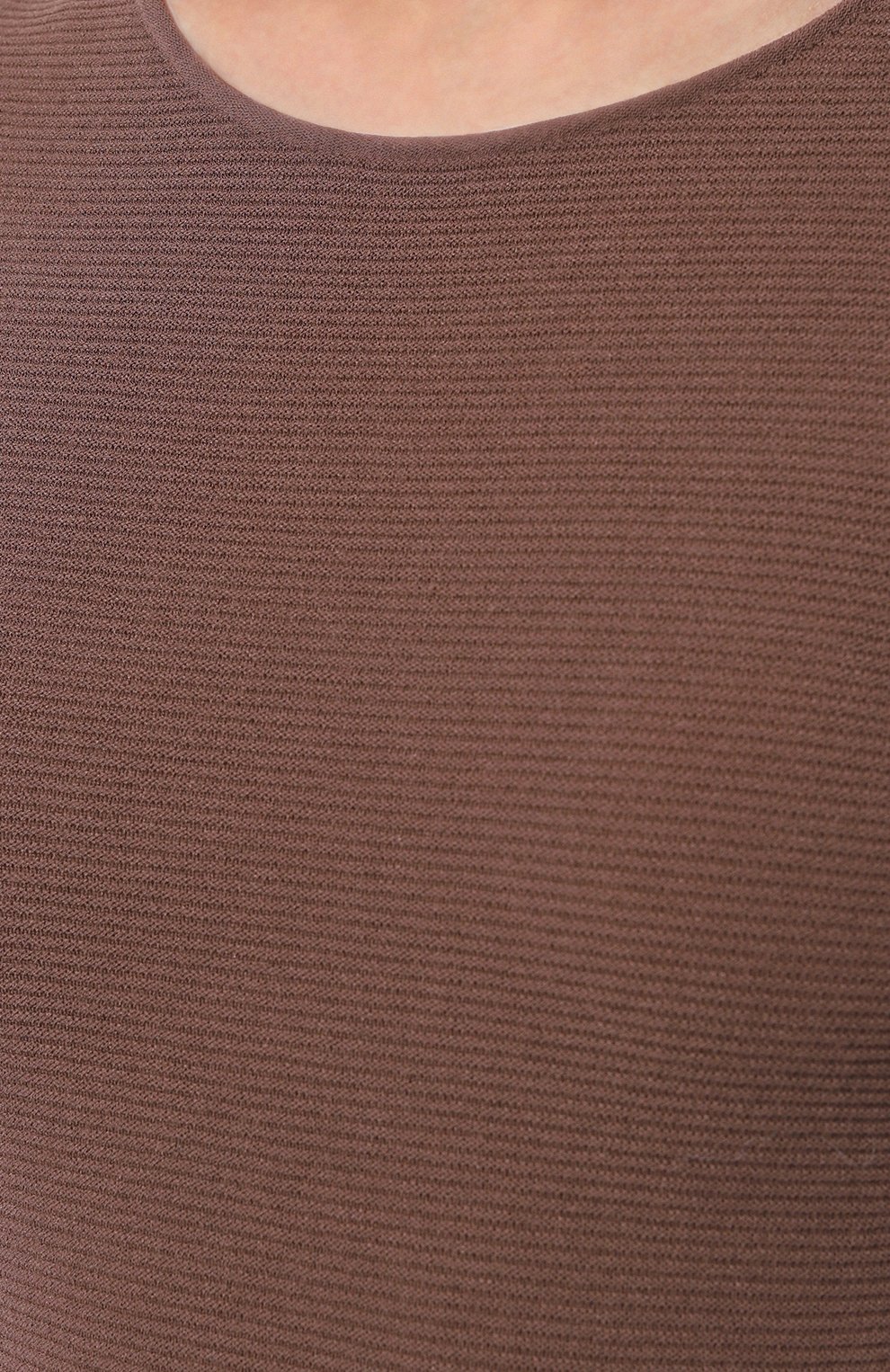 Женский пуловер GIORGIO ARMANI коричневого цвета, арт. 8NAM31/AM05Z | Фото 5 (Рукава: Длинные; Материал внешний: Синтетический материал, Вискоза; Длина (для топов): Стандартные; Материал сплава: Проставлено; Женское Кросс-КТ: Пуловер-одежда; Драгоценные камни: Проставлено; Стили: Кэжуэл)