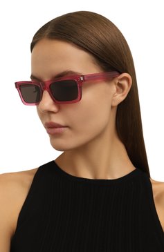 Женские солнцезащитные очки SAINT LAURENT розового цвета, арт. SL 461 BETTY 018 | Фото 2 (Материал: Пластик; Тип очков: С/з; Оптика Гендер: оптика-женское; Очки форма: Прямоугольные)