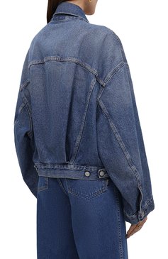 Женская джинсовая куртка ACNE STUDIOS голубого цвета, арт. A90390 | Фото 4 (Кросс-КТ: Куртка, Деним; Рукава: Длинные; Материал сплава: Проставлено; Материал внешний: Хлопок, Деним; Драгоценные камни: Проставлено; Длина (верхняя одежда): Короткие; Стили: Кэжуэл)