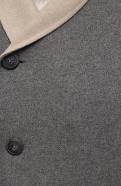 Мужской пальто из кашемира и шерсти GIORGIO ARMANI серого цвета, арт. 1WG0L07R/T02S0 | Фото 5 (Материал внешний: Шерсть, Кашемир; Рукава: Длинные; Длина (верхняя одежда): До колена; Региональны е ограничения белый список (Axapta Mercury): Не проставлено; Материал сплава: Проставлено; Материал подклада: Синтетический материал; Драгоценные камни: Проставлено; Мужское Кросс-КТ: пальто-верхняя одежда; Стили: Кэжуэл)