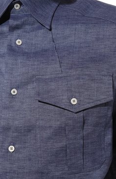 Мужская льняная рубашка BRUNELLO CUCINELLI синего цвета, арт. MM6110666 | Фото 5 (Воротник: Кент; Рукава: Короткие; Случай: Повседневный; Длина (для топов): Стандартные; Материал сплава: Проставлено; Материал внешний: Лен; Принт: Однотонные; Драгоценные камни: Проставлено; Стили: Кэжуэл)