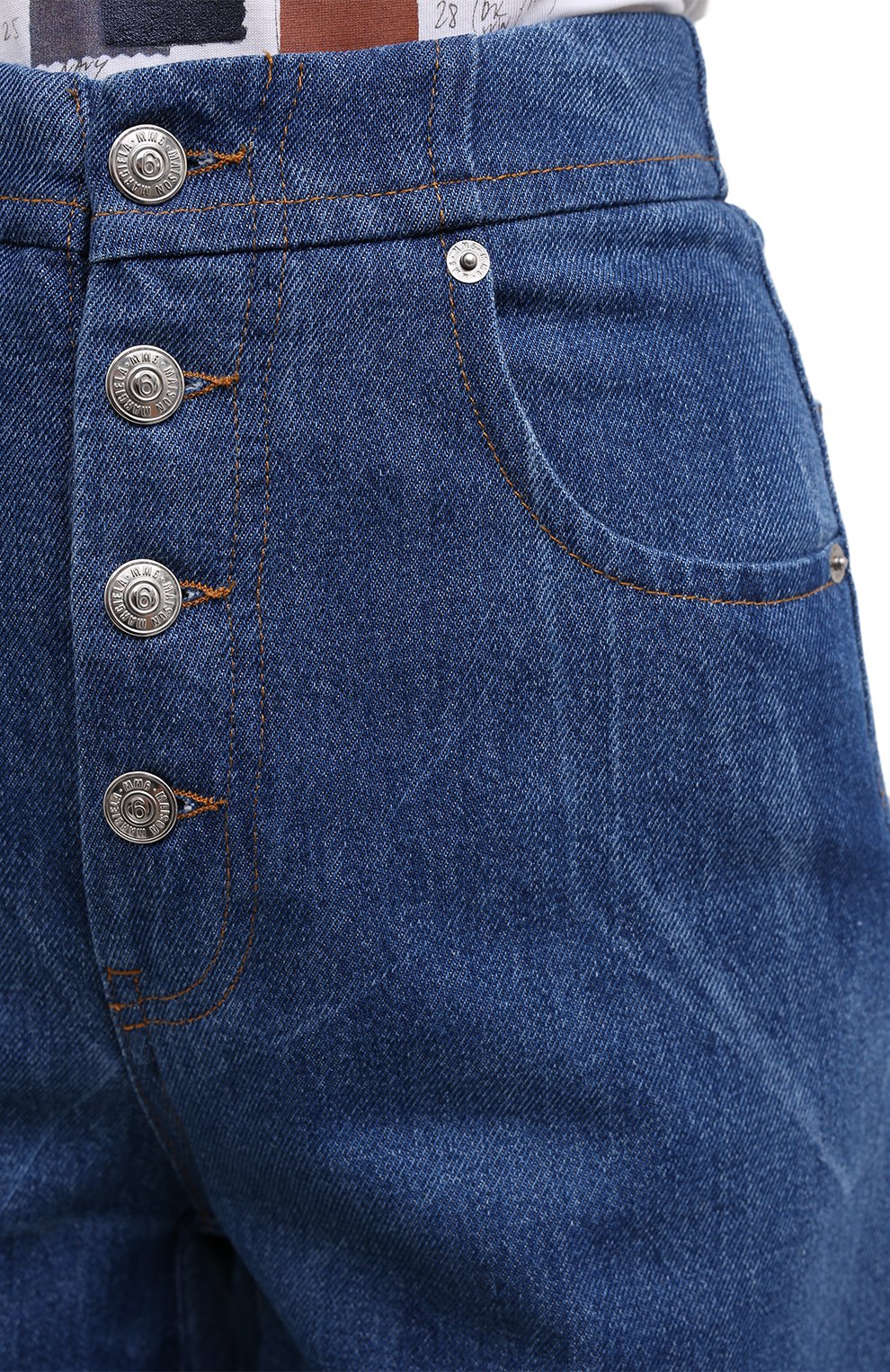 Женские джинсы MM6 синего цвета, арт. S32LA0226/S30460 | Фото 5 (Стили: Ретро; Силуэт Ж (брюки и джинсы): Широкие; Кросс-КТ: Деним; Длина (брюки, джинсы): Стандартные; Материал внешний: Хлопок; Детали: Потертости)