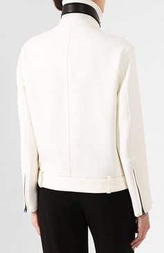 Женская шерстяная куртка TOM FORD белого цвета, арт. CS1059-FAX211 | Фото 4 (Кросс-КТ: Куртка; Материал внешний: Шерсть; Рукава: Длинные; Материал внутренний: Не назначено; Материал сплава: Проставлено; Драгоценные камни: Проставлено; Длина (верхняя одежда): Короткие; Материал подклада: Шелк; Статус проверки: Проверена категория)