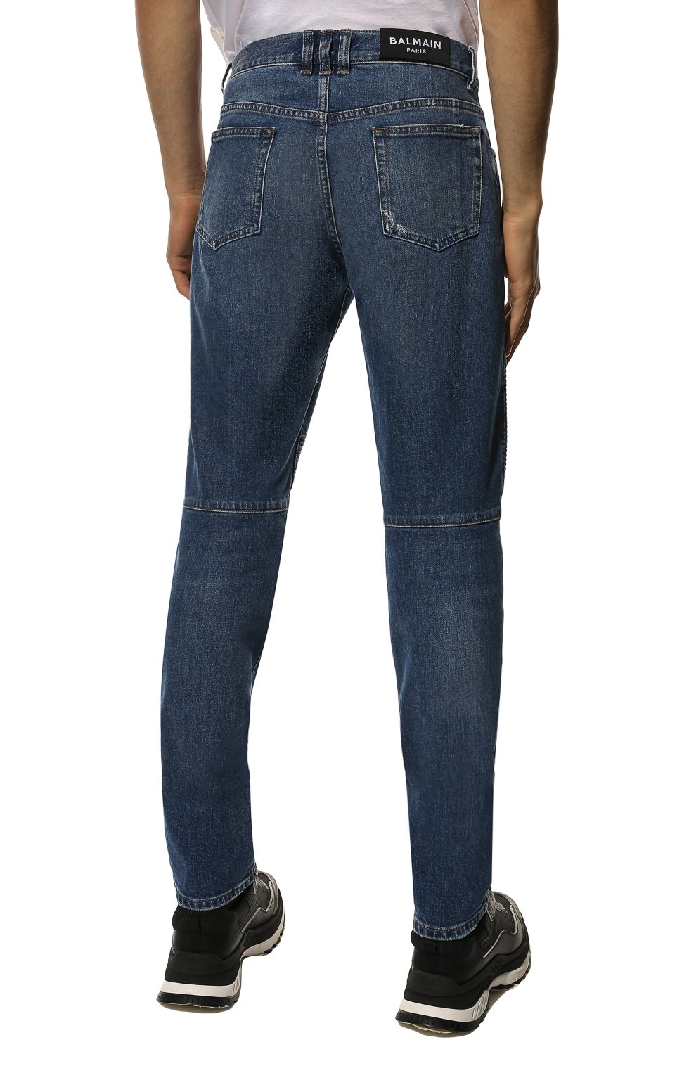 Мужские джинсы BALMAIN синего цвета, арт. WH1MH005/031D | Фото 4 (Силуэт М (брюки): Прямые; Кросс-КТ: Деним; Длина (брюки, джинсы): Стандартные; Стили: Гранж; Материал внешний: Хлопок; Детали: Потертости)