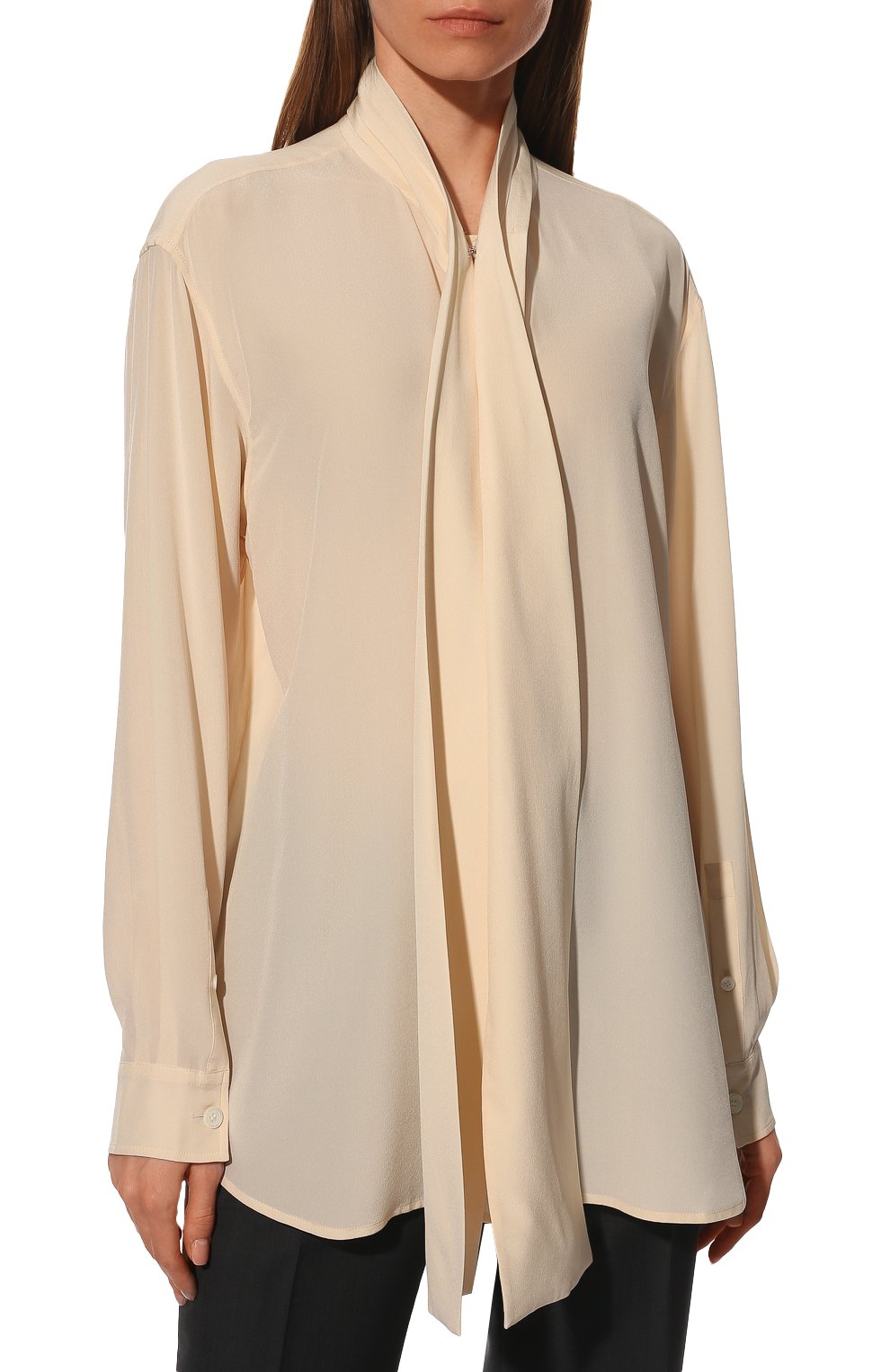 Женская шелковая блузка BURBERRY кремвого цвета, арт. 8044833 | Фото 3 (Принт: Без принта; Материал внешний: Шелк; Рукава: Длинные; Длина (для топов): Удлиненные; Женское Кросс-КТ: Блуза-одежда; Стили: Кэжуэл)