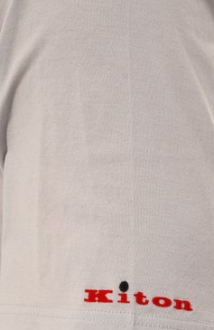 Мужская хлопковая футболка KITON светло-серого цвета, арт. UK1165 | Фото 5 (Принт: Без принта; Рукава: Короткие; Длина (для топов): Стандартные; Материал сплава: Проставлено; Материал внешний: Хлопок; Драгоценные камни: Проставлено; Стили: Кэжуэл)