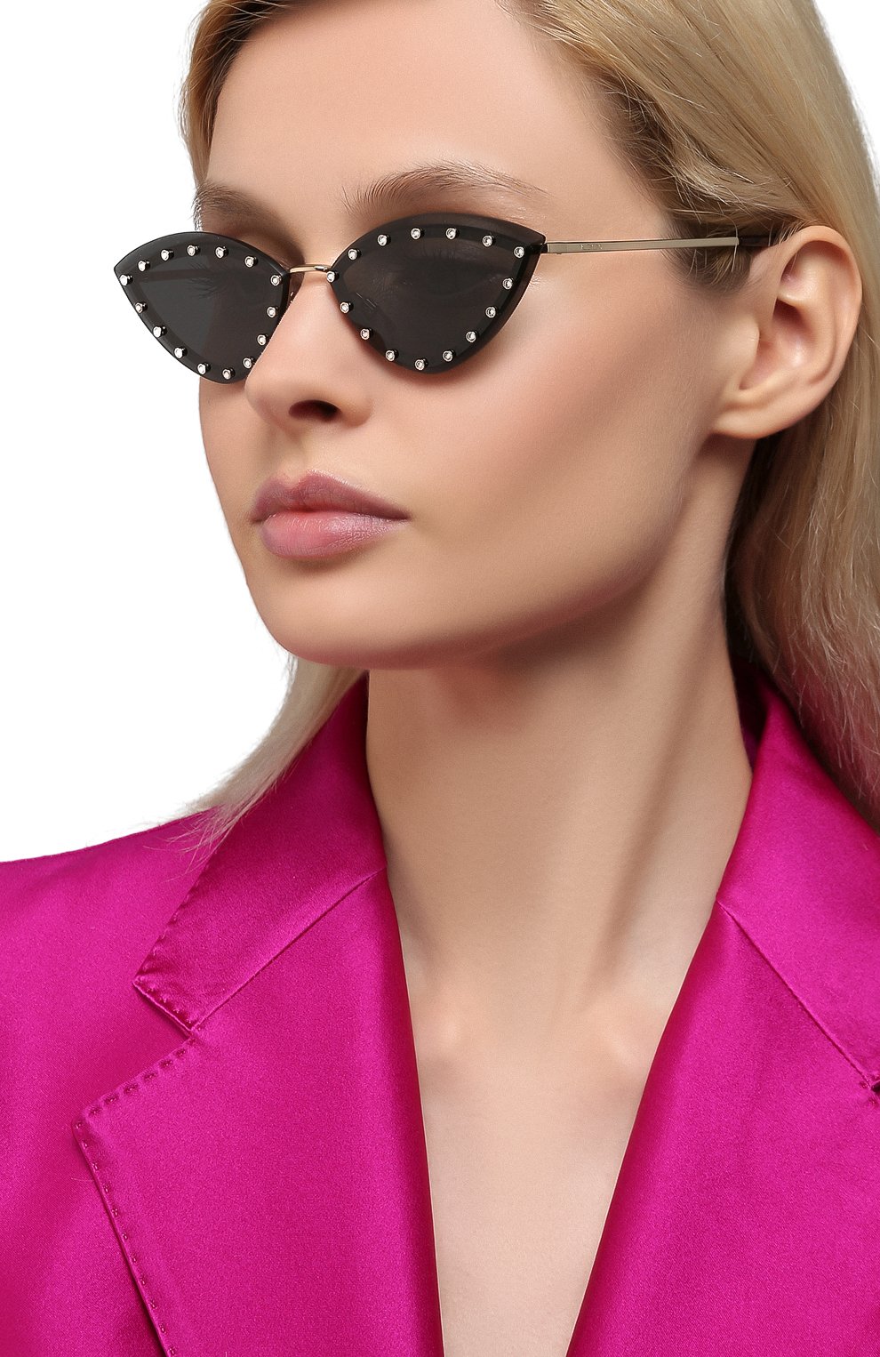 Женские солнцезащитные очки VALENTINO черного цвета, арт. 2033-300387 | Фото 2 (Тип очков: С/з; Оптика Гендер: оптика-женское; Очки форма: Cat-eye)