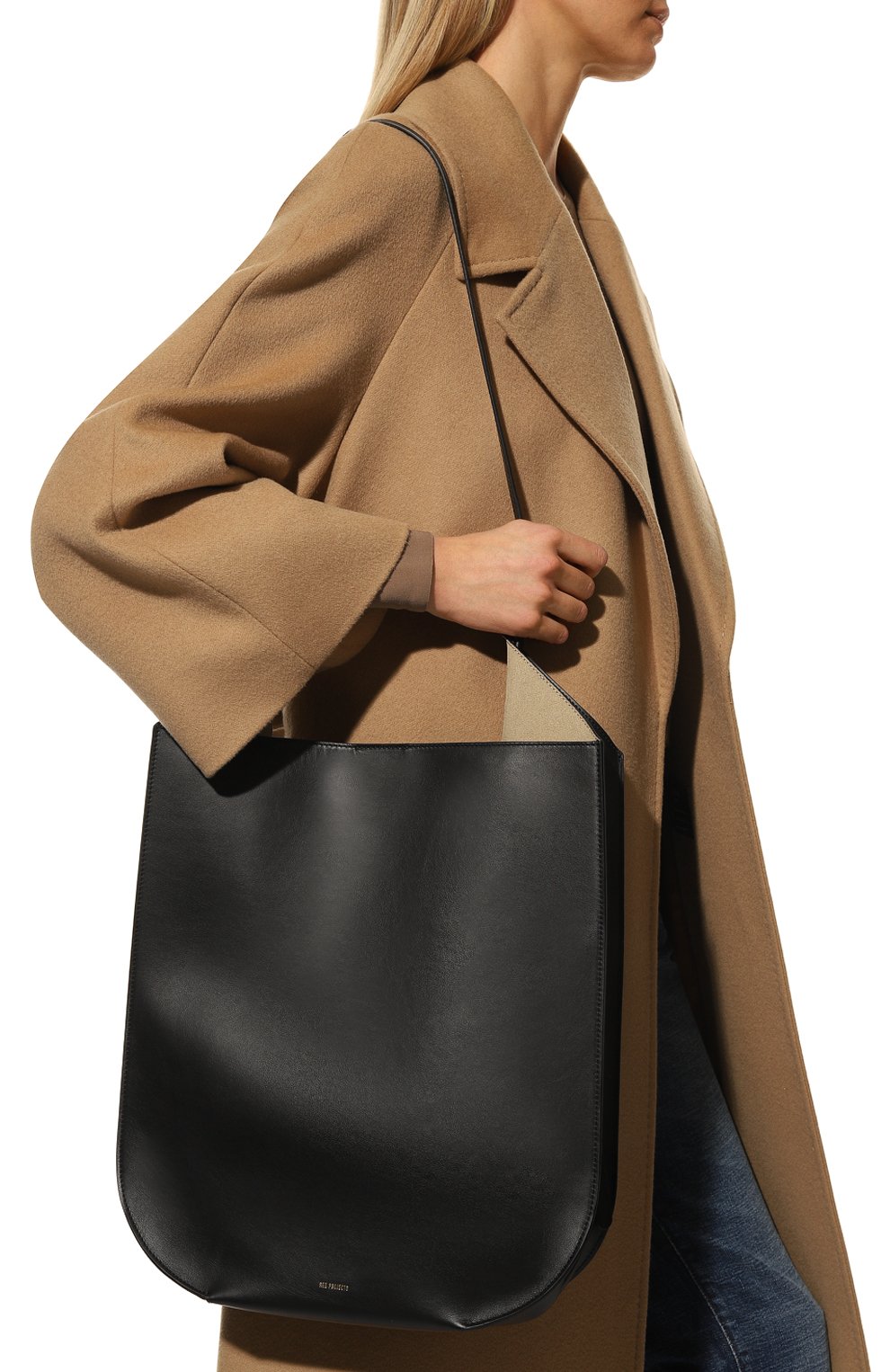 Женская сумка helene large REE PROJECTS черного цвета, арт. AW22/HELE1SC | Фото 2 (Сумки-технические: Сумки top-handle; Материал: Натуральная кожа; Ремень/цепочка: На ремешке; Размер: large)