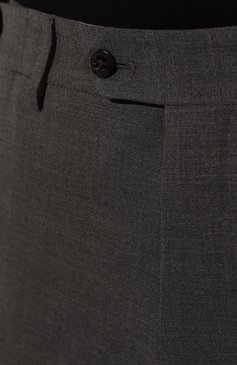 Мужские шерстяные брюки CORNELIANI темно-серого цвета, арт. 914B08-3118565 | Фото 5 (Материал внешний: Шерсть; Длина (брюки, джинсы): Стандартные; Случай: Повседневный; Региональные ограничения белый список (Axapta Mercury): Не пр�оставлено; Материал сплава: Проставлено; Нос: Не проставлено; Драгоценные камни: Проставлено; Стили: Кэжуэл)