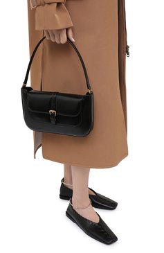 Женская сумка miranda BY FAR черного цвета, арт. 19PFMDASBLWMED | Фото 2 (Сумки-технические: Сумки top-handle; Материал: Натуральная кожа; Материал сплава: Проставлено; Драгоценные камни: Проставлено)