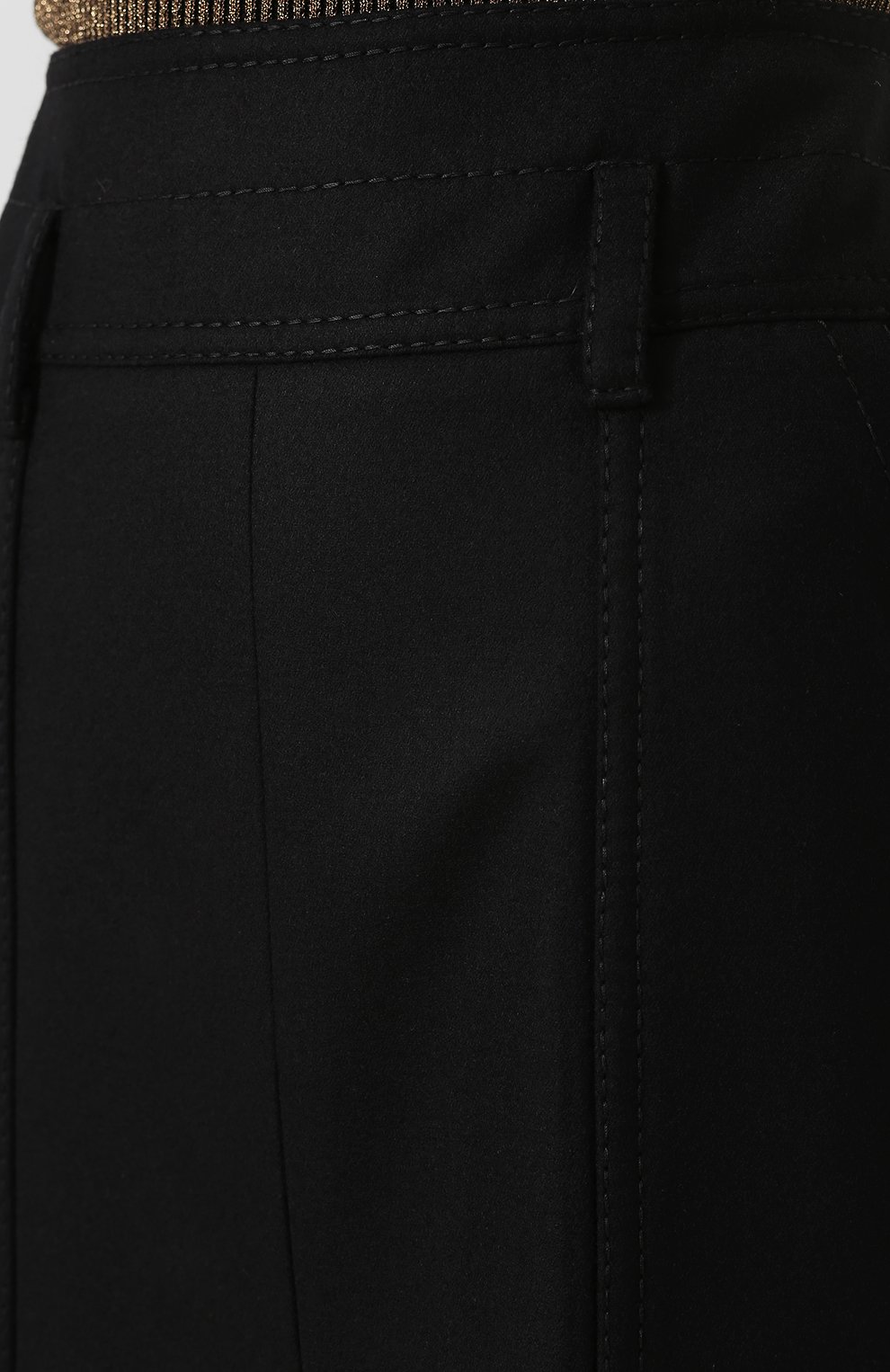 Женская однотонная шерстяная юбка с накладными карманами BOTTEGA VENETA черного цвета, арт. 530917/VCM40 | Фото 5 (Материал внешний: Шерсть; Женское Кросс-КТ: Юбка-одежда; Материал сплава: Проставлено, Проверено; Длина Ж (юбки, платья, шорт�ы): До колена; Статус проверки: Проверено, Проверена категория; Драгоценные камни: Проставлено)
