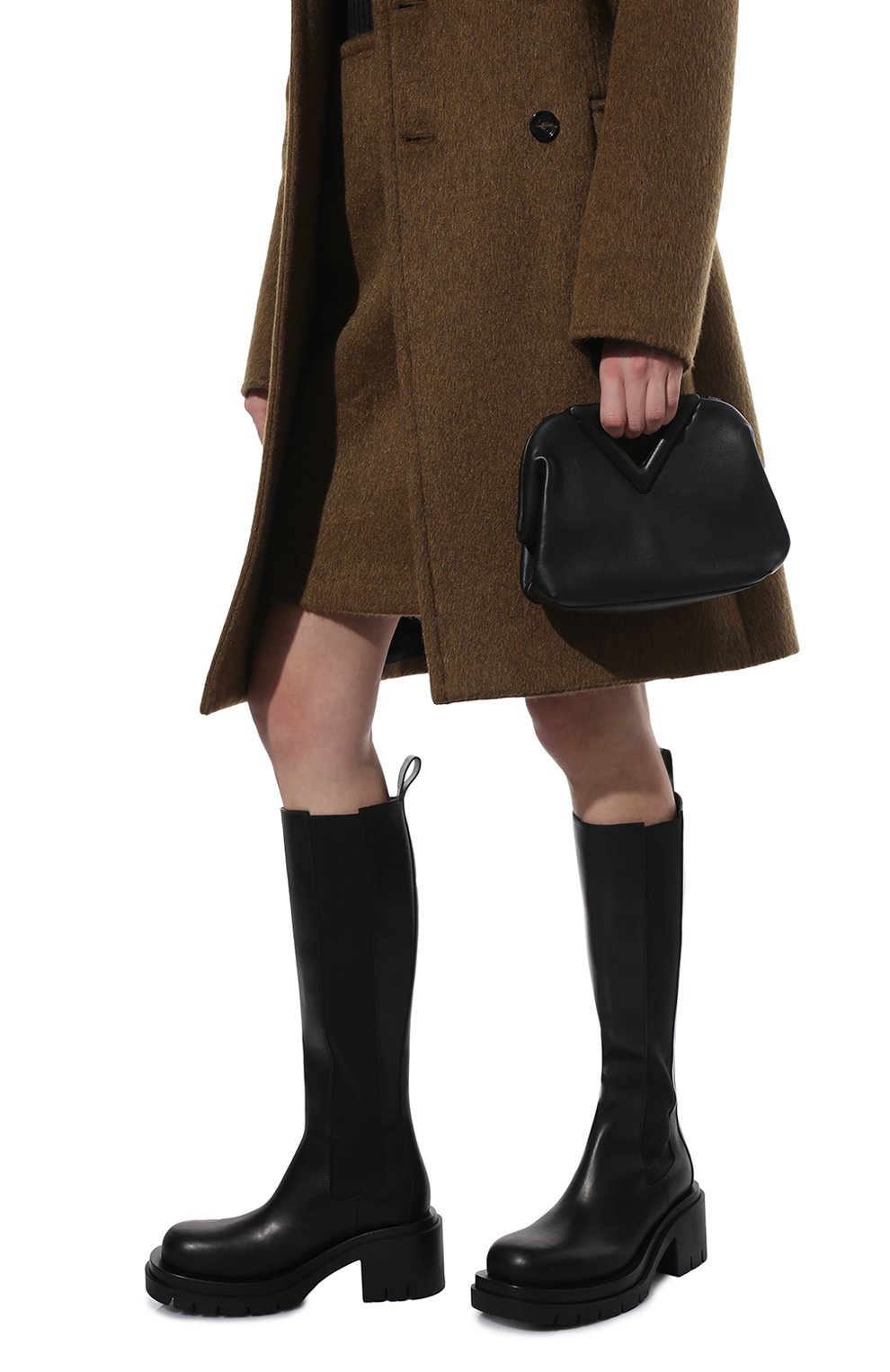 Женская сумка point small BOTTEGA VENETA черного цвета, арт. 658476/VCP40 | Фото 6 (Сумки-технические: Сумки top-handle; Материал: Натуральная кожа; Региональные ограничения белый список (Axapta Mercury): RU; Материал сплава: Проставлено; Ремень/цепочка: На ремешке; Драгоценные камни: Проставлено; Размер: small)