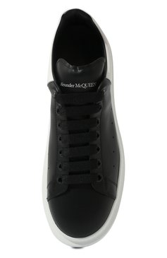 Мужские кожаные кеды oversized ALEXANDER MCQUEEN черного цвета, арт. 553680/WHGP5 | Фото 6 (Материал внутренний: Не назначено, Натуральная кожа; Материал сплава: Проставлено; Стили: Классический; Материал утеплителя: Без утеплителя; Подошва: Массивная; Драгоценные камни: Проставлено; Статус проверки: Проверена категория; Длина стельки: 26,0, 26,6, 27,3, 27,6, 28,0, 28,3, 28,7, 29,0, 29,3, 29,6, 30,7, 30,0, 27,0, 26,3, 30,3, 31,0, 31,3)