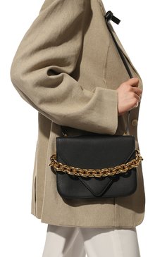 Женская сумка mount small BOTTEGA VENETA черного цвета, арт. 667399/V12M0 | Фото 2 (Сумки-технические: Сумки через плечо; Материал: Натуральная кожа; Региональные ограничения белый список (Axapta Mercury): RU; Материал сплава: Проставлено; Ремень/цепочка: На ремешке; Драгоценные камни: Проставлено; Размер: small)