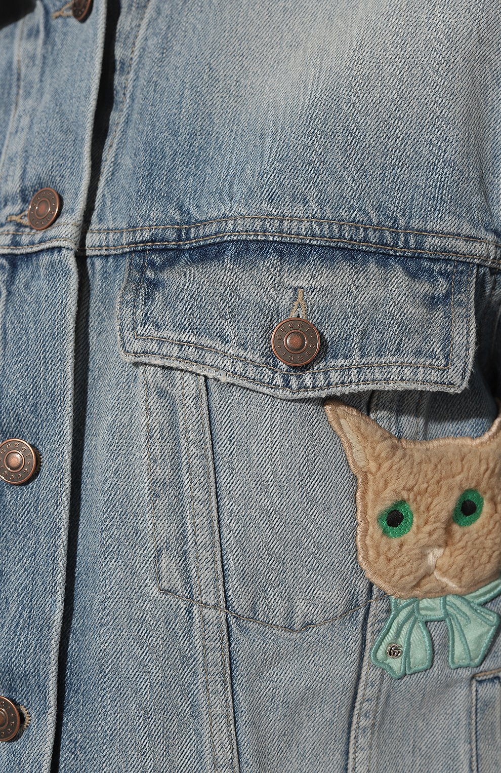 Женская джинсовая куртка GUCCI голубого цвета, арт. 661689 XDBPQ | Фото 5 (Кросс-КТ: Куртка, Деним; Рукава: Длинные; Длина (для топов): Стан�дартные; Стили: Гранж; Материал внешний: Хлопок, Деним)