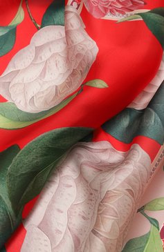 Женский шелковый платок camellia RADICAL CHIC красного цвета, арт. 660892.23.03 | Фото 4 (Принт: С принтом; Материал: Текстиль, Шелк)