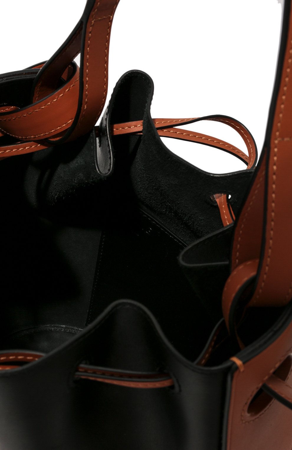 Женская сумка balloon LOEWE черного цвета, арт. 326.76AC30 | Фото 5 (Сумки-технические: Сумки через плечо, Сумки top-handle; Размер: medium; Материал: Натуральная кожа; Ремень/цепочка: На ремешке)
