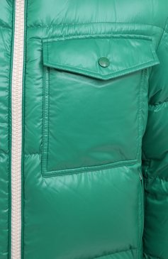 Мужская пуховая куртка vignemale MONCLER зеленого цвета, арт. F2-091-1B580-00-68950 | Фото 5 (Кросс-КТ: Куртка, Пуховик; Мужское Кросс-КТ: пуховик-короткий, Пуховик-верхняя одежда, Верхняя одежда; Рукава: Длинные; Материал внешний: Синтетический материал; Стили: Гранж; Материал подклада: Синтетический материал; Длина (верхняя одежда): Короткие; Материал утеплителя: Пух и перо)