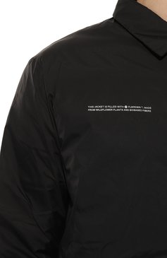 Женская куртка PANGAIA черного цвета, арт. FLWRDWN BUTTON DOWN | Фото 9 (Кросс-КТ: Куртка; Рукава: Длинные; Длина (верхняя одежда): До середины бедра; Материал сплава: Проставлено; Материал внешний: Хлопок; Стили: Спорт-шик; Драгоценные камни: Проставлено)