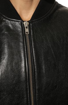 Женский кожаный бомбер MOLLY MOSS черного цвета, арт. 00 23 | Фото 5 (Кросс-КТ: Куртка, бомбер; Рукава: Длинные; Стили: Гранж; Материал внешний: Натуральная кожа; Женское Кросс-КТ: Замша и кожа; Длина (верхняя одежда): Короткие; Материал подклада: Вискоза)