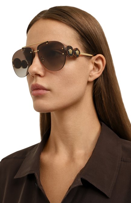 Женские солнцезащитные очки VERSACE коричневого цвета, арт. 2250-148889 | Фото 2 (Тип очков: С/з; Материал: Металл; Оптика Гендер: оптика-женское; Очки форма: Авиаторы)
