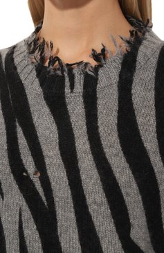 Женский кашемировый пуловер ADDICTED серого цвета, арт. MK214 | Фото 5 (Материал внешний: Шерсть, Кашемир; Рукава: Длинные; Длина (для топов): Стандартные; Стили: Гранж; Женское Кросс-КТ: Пуловер-одежда)