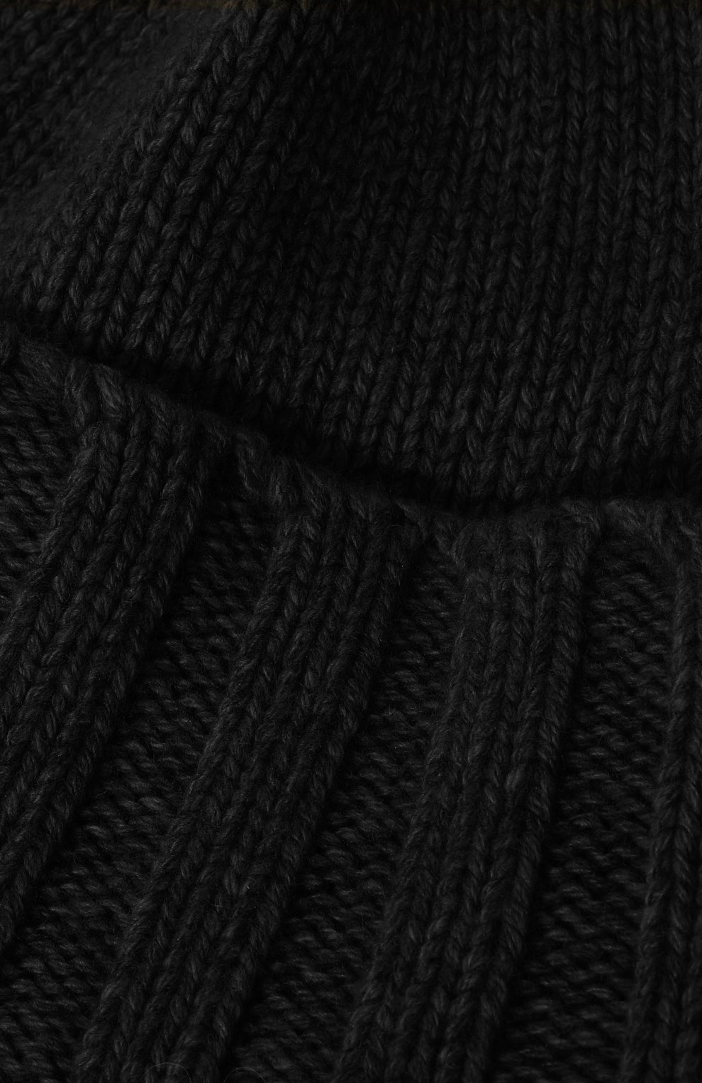 Женская кашемировая шапка EMPORIO ARMANI черного цвета, арт. 637547/0A461 | Фото 4 (Материал: Текстиль, Кашемир, Шерсть)