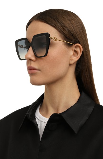 Женские солнцезащитные очки FENDI черного цвета, арт. FE40012U 01B | Фото 2 (Тип очков: С/з; Оптика Гендер: оптика-женское; Очки форма: Квадратные)
