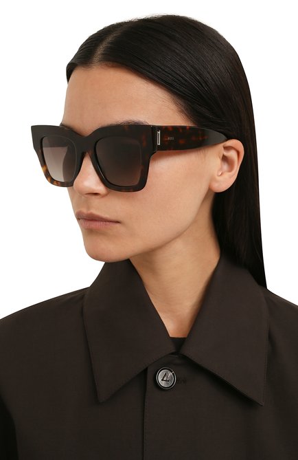 Женские солнцезащитные очки BOSS коричневого цвета, арт. 1386 086 | Фото 2 (Материал: Пластик; Тип очков: С/з; Очки форма: Квадратные)
