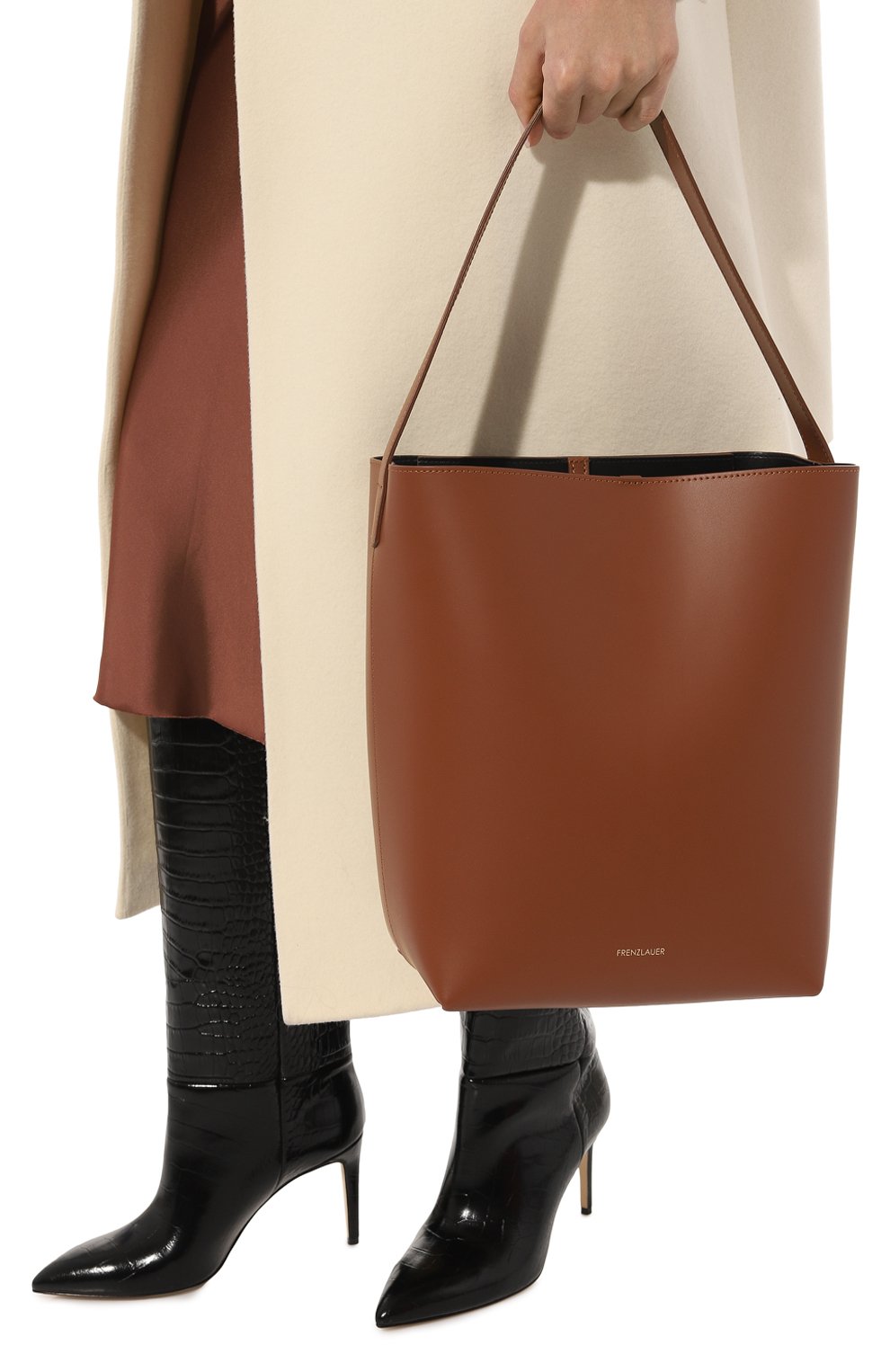 Женский сумка-тоут mami FRENZLAUER светло-коричневого цвета, арт. MAMI/TAN | Фото 2 (Сумки-технические: Сумки-шопперы; Размер: medium; Материал: Натуральная кожа)