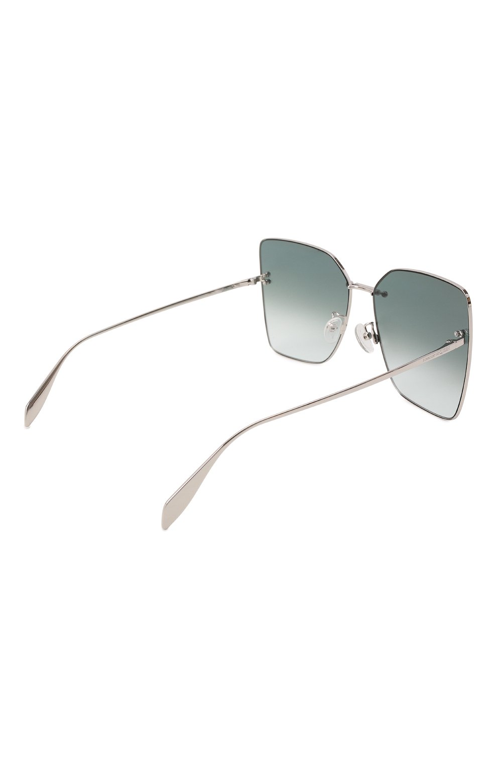 Женские солнцезащитные очки ALEXANDER MCQUEEN серебряного цвета, арт. AM0342S 004 | Фото 4 (Тип очков: С/з; Очки форма: Квадратные; Оптика Гендер: оптика-женское)