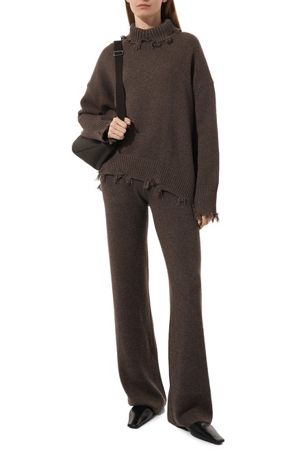 Женский кашемировый свитер ADDICTED коричневого цвета, арт. MK890 | Фото 2 (Материал внешн ий: Кашемир, Шерсть; Женское Кросс-КТ: Свитер-одежда; Рукава: Длинные; Длина (для топов): Стандартные; Стили: Кэжуэл)