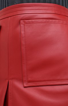 Женская кожаная юбка BURBERRY красного цвета, арт. 8030102 | Фото 5 (Женское Кросс-КТ: Юбка-одежда; Длина Ж (юбки, платья, шорты): До колена; Материал внешний: Натуральная кожа; Материал подклада: Купро)