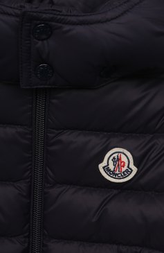 Детского пуховая куртка MONCLER темно-синего цвета, арт. G2-951-1A525-00-53079 | Фото 3 (Кросс-КТ НВ: Куртки; Ростовка одежда: 12 мес | 80 см, 18 мес | 86 см, 24 мес | 92 см, 36 мес | 98 см)