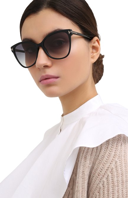 Женские солнцезащитные очки TOM FORD черного цвета, арт. TF844 01B | Фото 2 (Тип очков: С/з; Региональные ограничения белый список (Axapta Mercury): RU; Очки форма: Cat-eye; Оптика Гендер: оптика-женское)