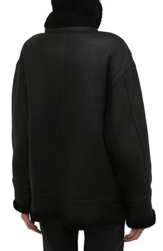 Женская дубленка FENDI черного цвета, арт. FM5293 AH0T | Фото 4 (Рукава: Длинные; Материал внешний: Натуральный мех; Стили: Гранж; Длина (верхняя одежда): Короткие)