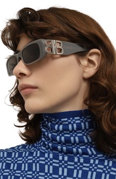 Женские солнцезащитные очки BALENCIAGA серого цвета, арт. BB0096S 014 | Фото 2 (Региональные ограничения белый список (Axapta Mercury): Не проставлено; Нос: Не проставлено; Материал: Пластик; Тип очков: С/з; Оптика Гендер: оптика-женское; Очки форма: Прямоугольные, Узкие)