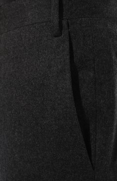 Мужские шерстяные брюки CORNELIANI темно-серого цвета, арт. 925B01-3818111 | Фото 5 (Материал внешний: Шерсть; Длина (брюки, джинсы): Стандартные; Случай: Повседневный; Материал сплава: Проставлено; Драгоценные камни: Проставлено; Материал подклада: Вискоза; Стили: Кэжуэл)