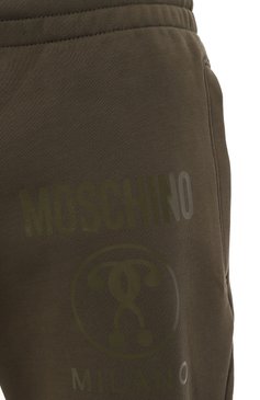 Мужские хлопковые джоггеры MOSCHINO зеленого цвета, арт. A0301/7028 | Фото 5 (Длина (брюки, джинсы): Стандартные; Материал сплава: Проставлено; Стили: Милитари, Спорт-шик; Материал внешний: Хлопок; Драгоценные камни: Проставлено; Силуэт М (брюки): Джоггеры)